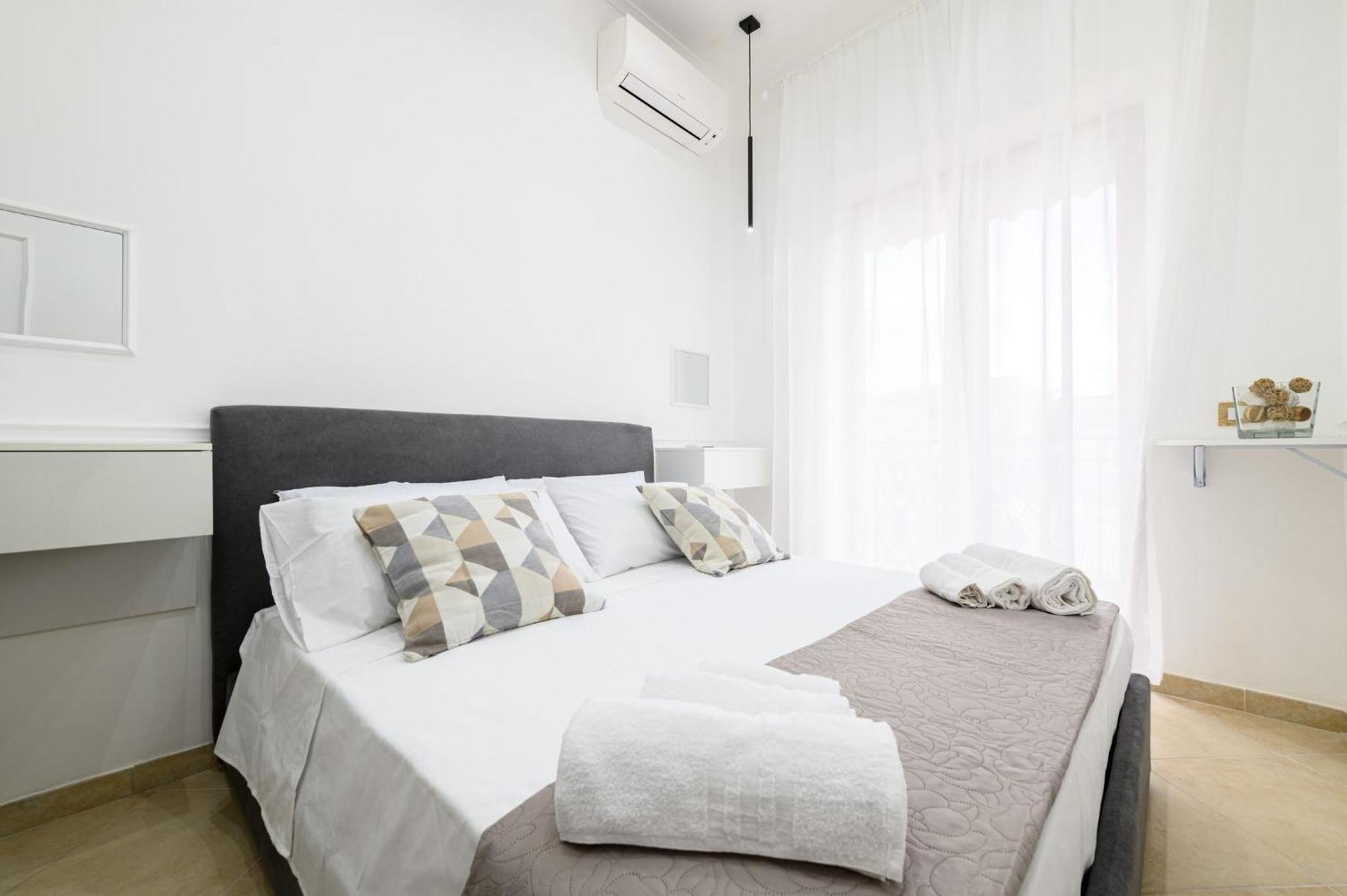Giordano Suite Center Naples Extérieur photo