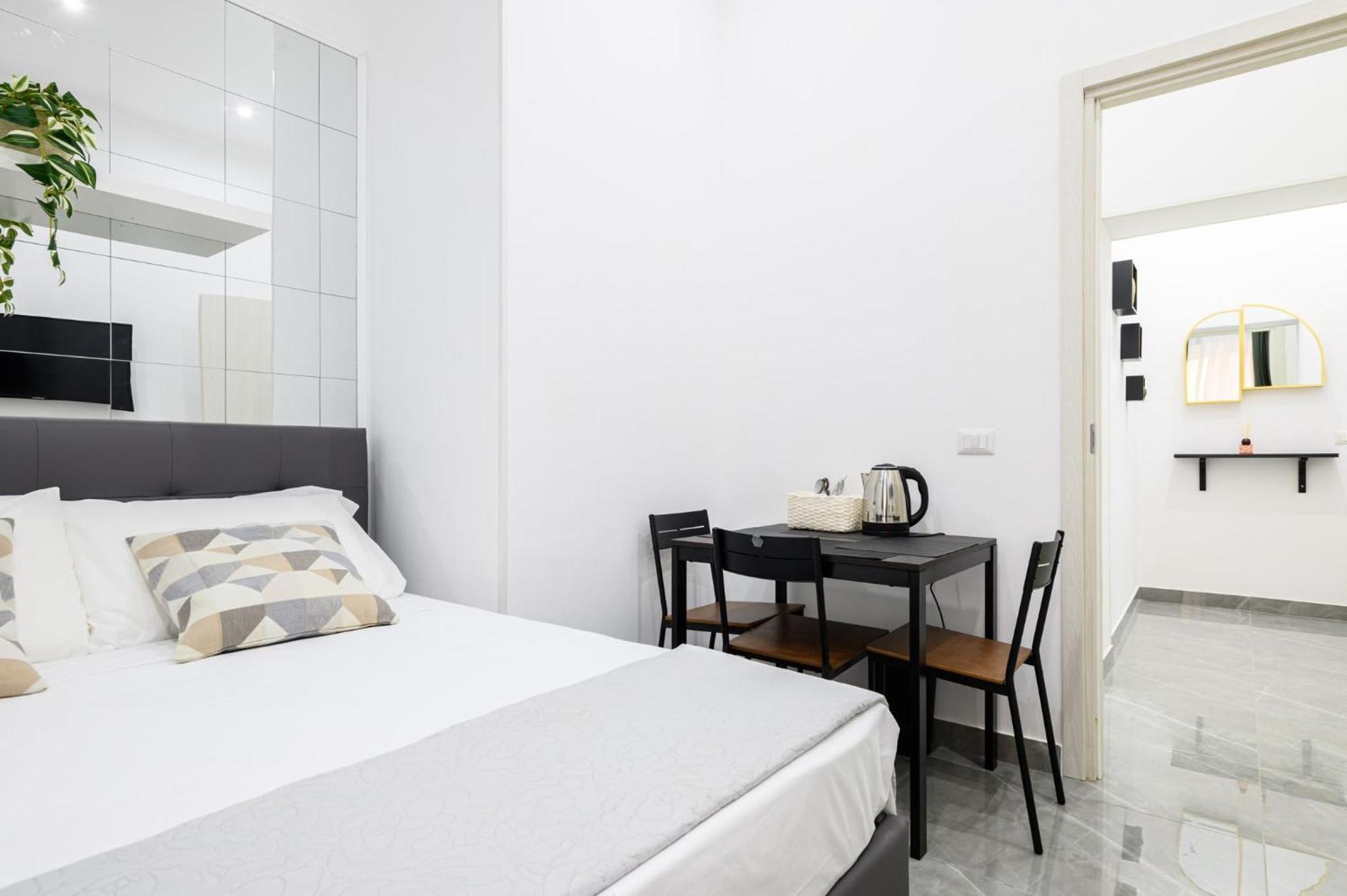 Giordano Suite Center Naples Extérieur photo